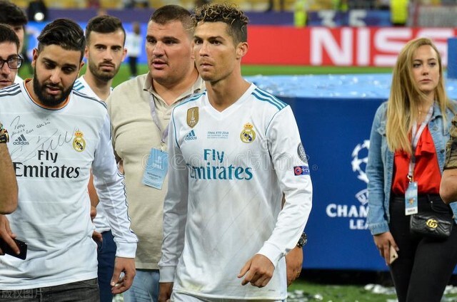 “C罗，欢迎回家！”丨克里斯蒂亚诺·罗纳尔多同意曼联回归