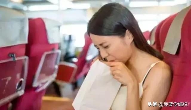 坐高铁晕车的小技巧,动车晕车解决方法