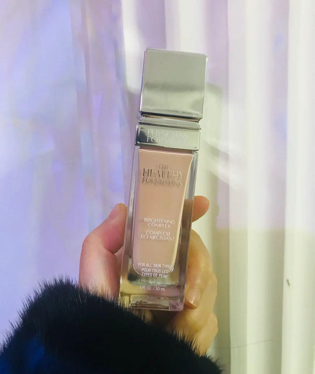 化妆起皮不是你的错，但选错粉底液就是你的不对了