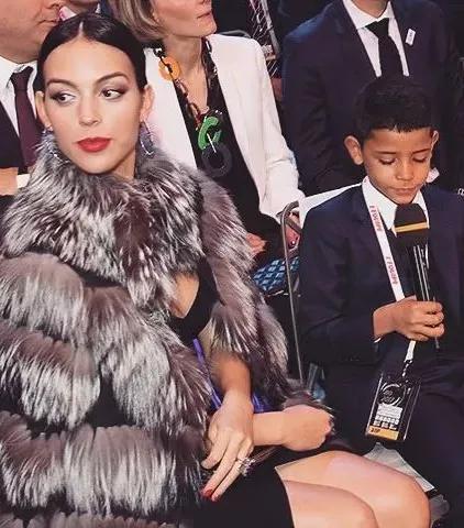 全球第一高富帅被柜姐拿下,世界上最厉害的海王c罗