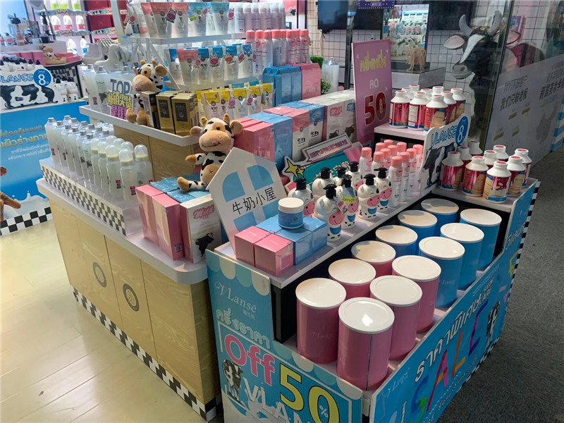 热烈欢迎《化妆品报》记者莅临葳兰氏广州公司采访拍摄