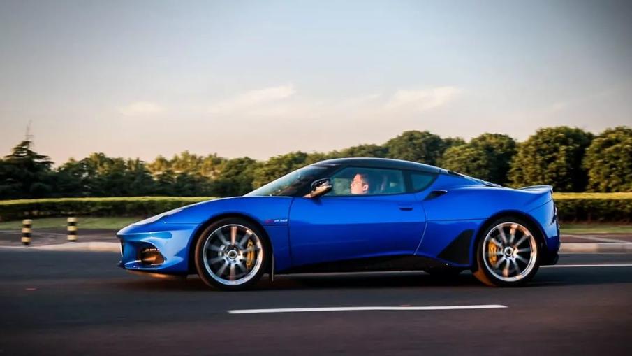 开跑车上下班是什么感觉,开跑车拉顺风车什么体验