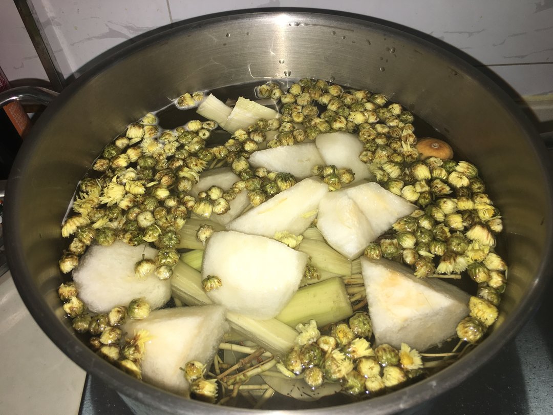 海底椰雪梨罗汉果菊花膏,海底椰菊花雪梨膏的材料