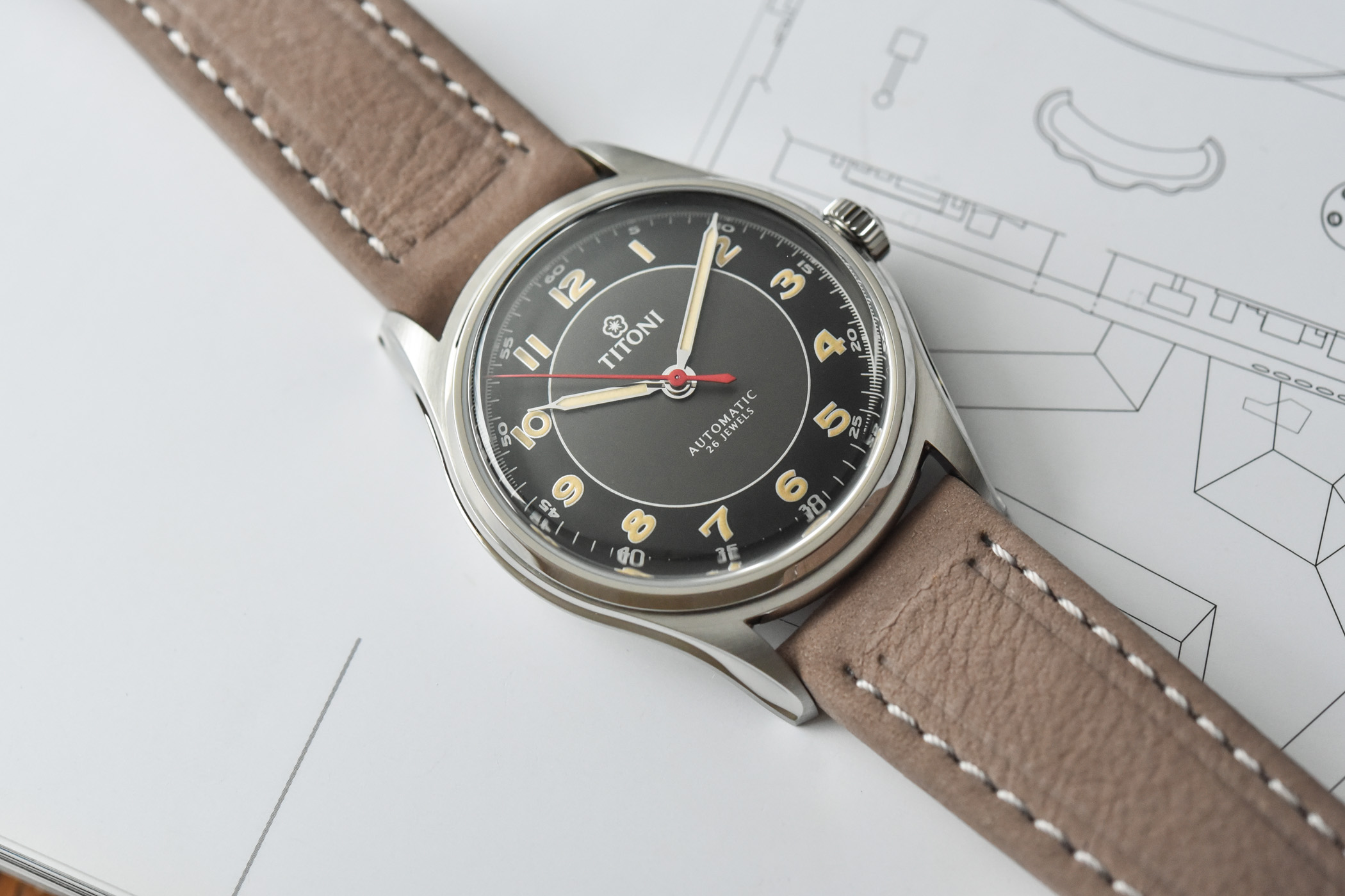 Titoni梅花传承系列83019腕表——老梅花的复古风