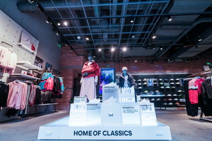 adidasOriginals阿迪达斯三叶草上海中环广场店耀目登场