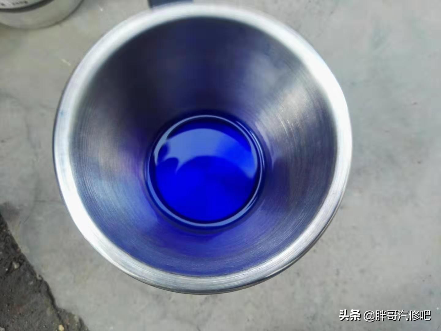 车灯发黄家用方法,大灯漏水发黄怎么补