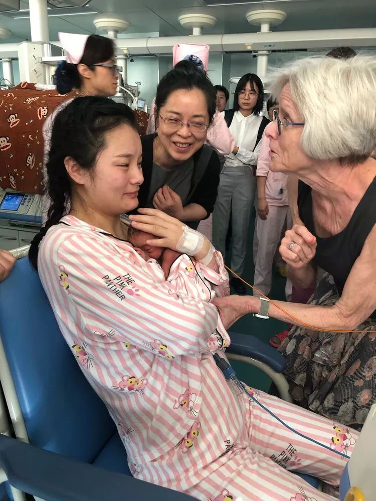 关于母乳喂养的感人故事,母乳喂养的感人事件