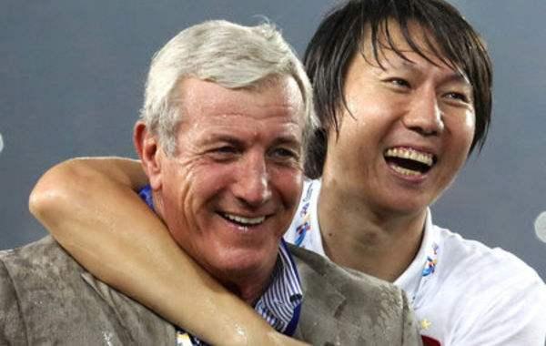 国足集训李铁出场,国足集训李铁将征召最强阵容