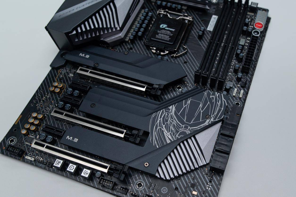 英特尔10代cpu能搭配的主板,英特尔10代cpu是钎焊吗