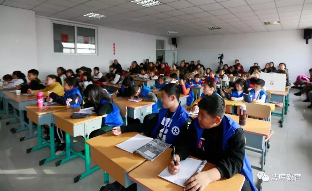 “智慧帮扶、护苗助学”新华小记者走进法库活动在冯贝堡小学举行