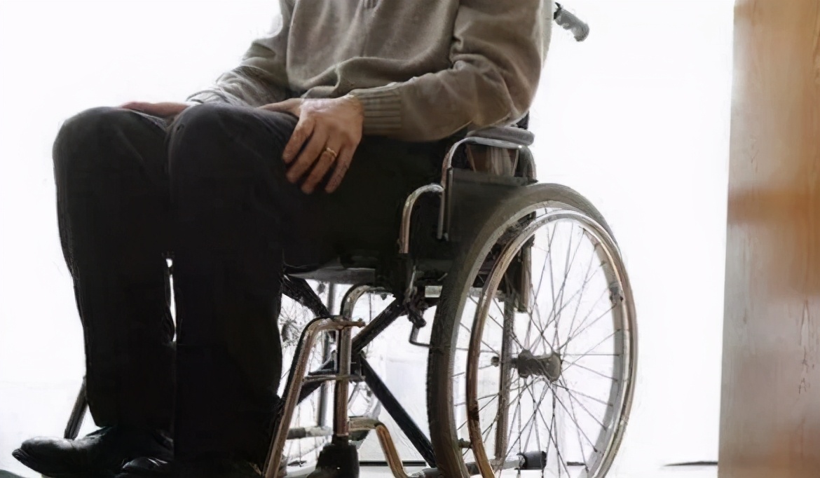 腿部溃烂前期是发痒吗,腿部溃烂是怎么回事