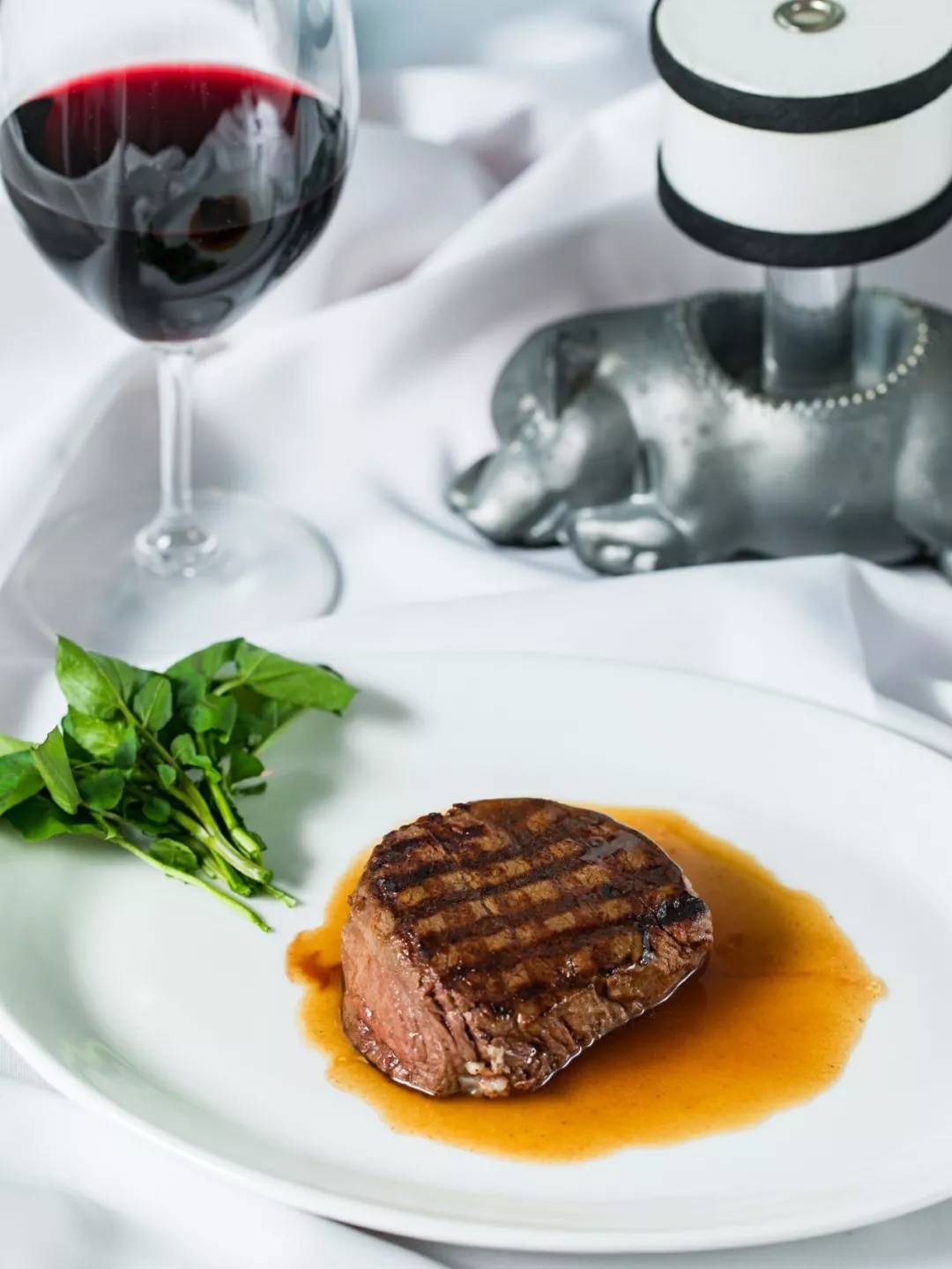 iapm明星牛排馆价格,高端网红打卡牛排店