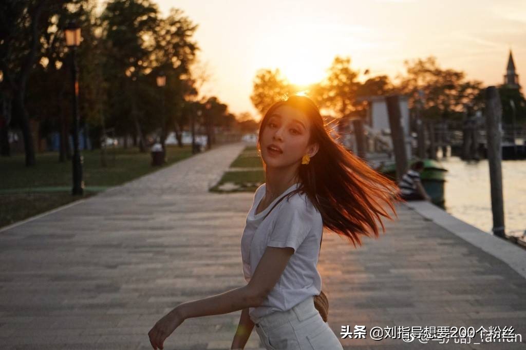 天下足球女主持人马舒凡,天下足球女主持人马凡舒漂亮