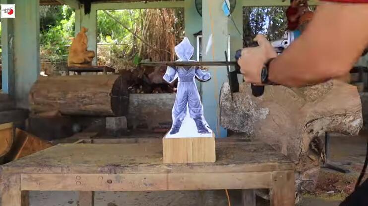 越南网友手工木雕孙悟空，这一尊怕是能赶上10个手办的价格