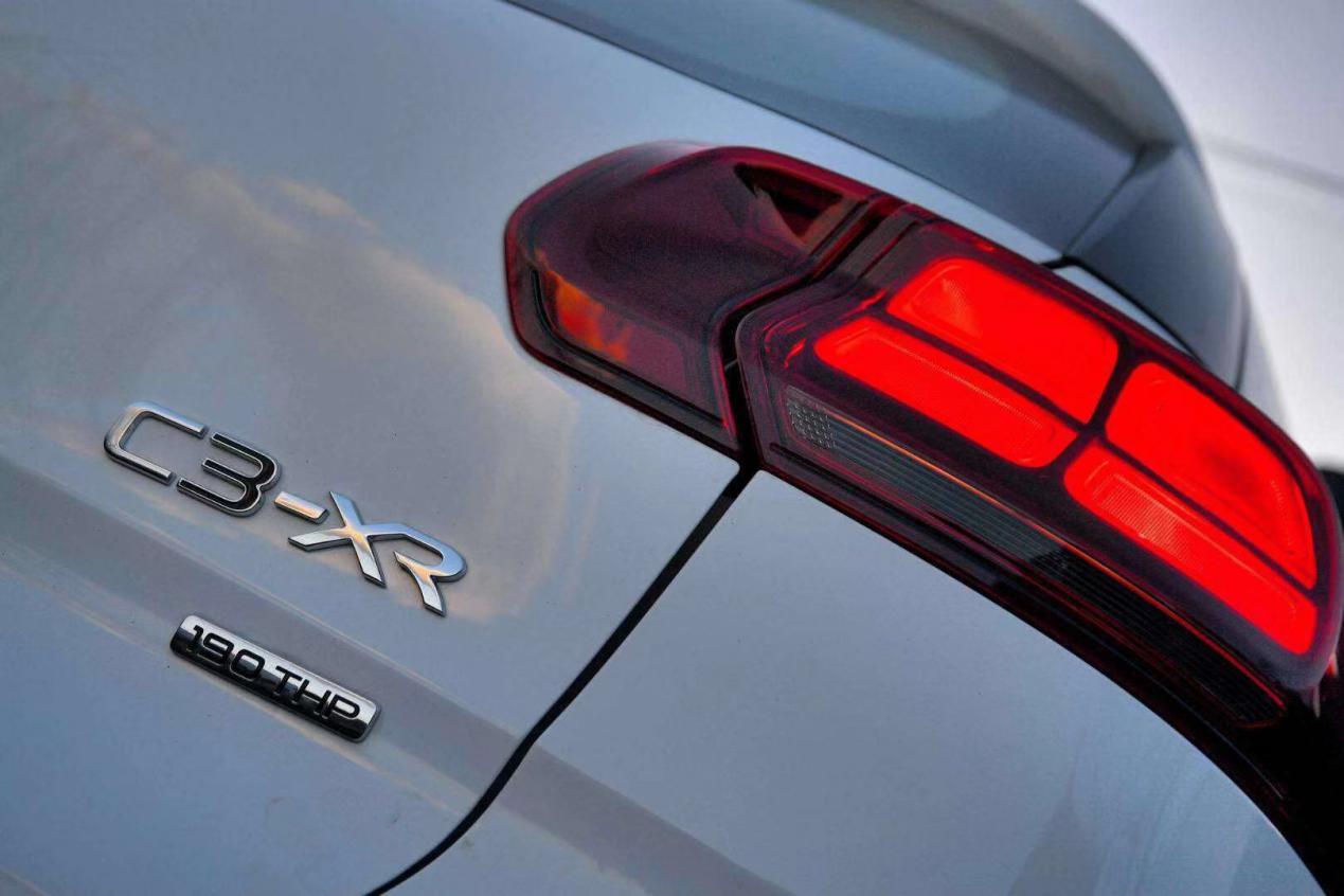 试驾东风雪铁龙c3xr1.6t,灵活的小suv试驾雪铁龙c3xr