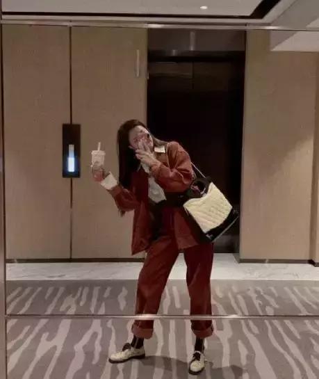 比欧阳娜娜好看的衣服,95后小花欧阳娜娜