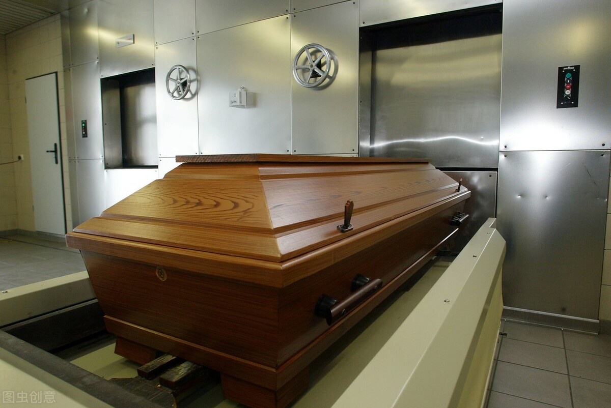 人去世之前排便会怎么样,人去世后粪便会排出去吗