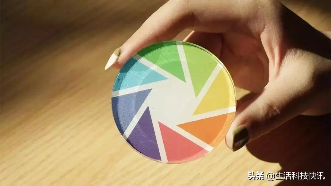 如何设置朋友圈个性签名居中,微信朋友圈个性签名怎么换行居中