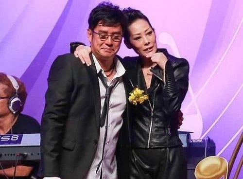 谭咏麟的两位妻子及孩子,71岁谭咏麟被曝出轨女粉丝