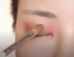 眼妆教程一妆一盘,眼妆一画就显脏