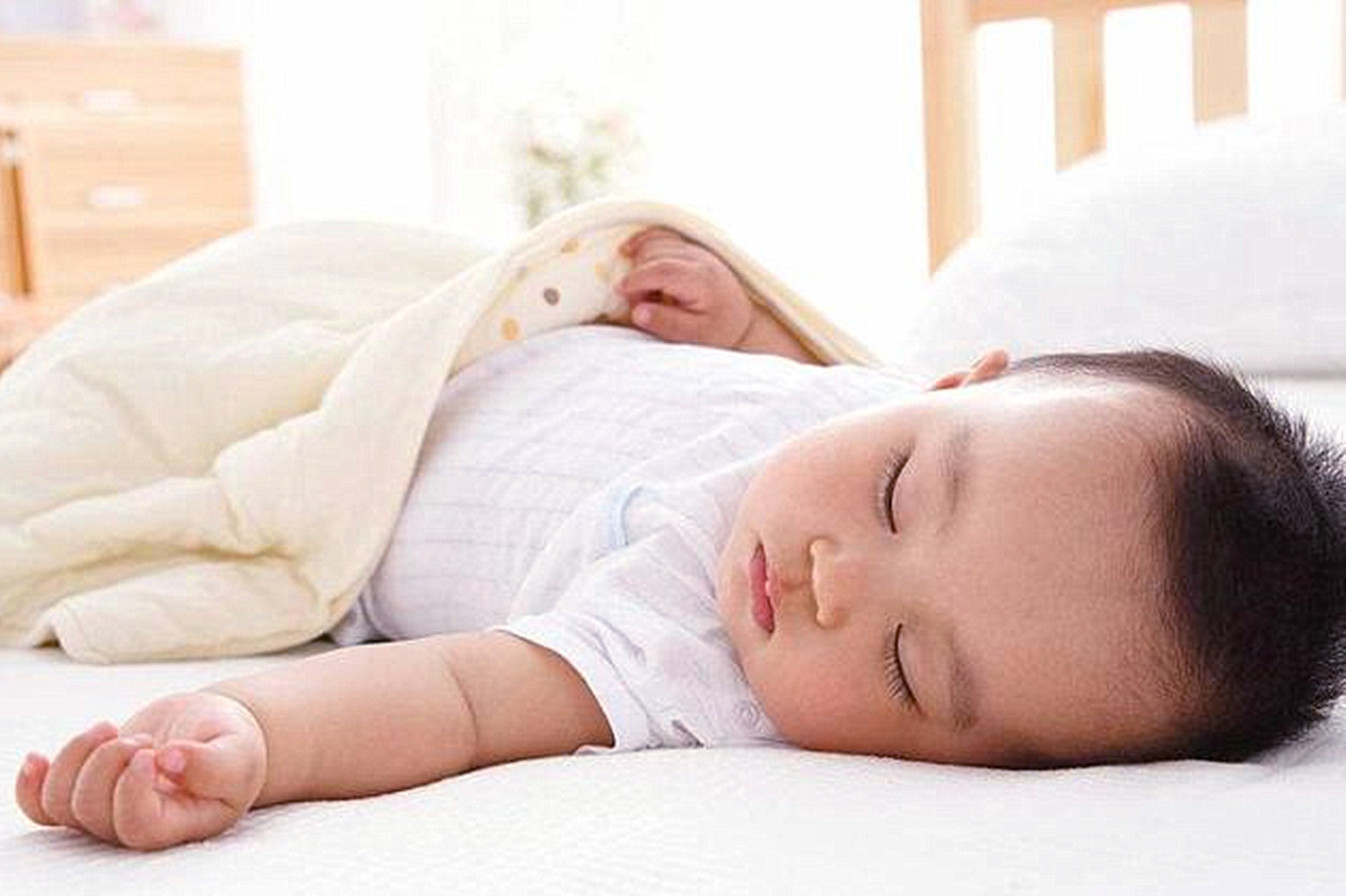 2个月宝宝总是哭闹不睡觉怎么办,2个月婴儿晚上不睡觉爱哭怎么办