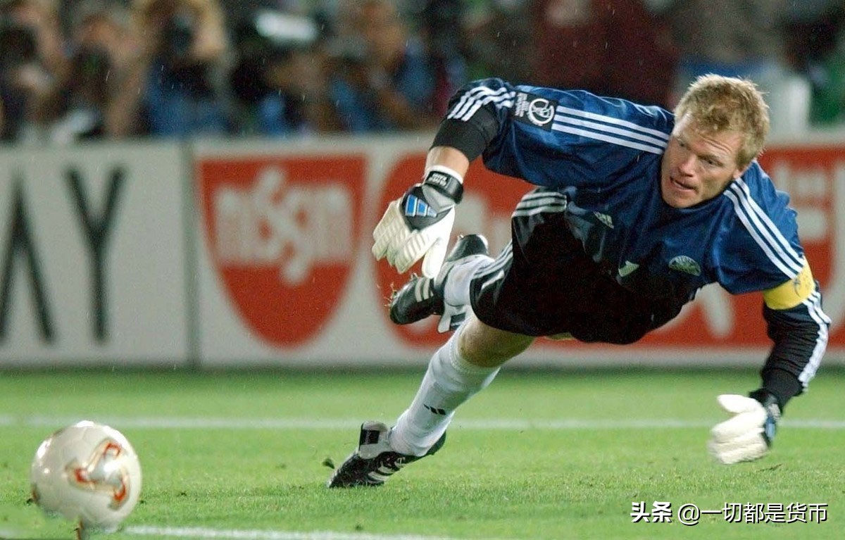 守门员什么时候可以进攻,守门员没有球怎么练扑救