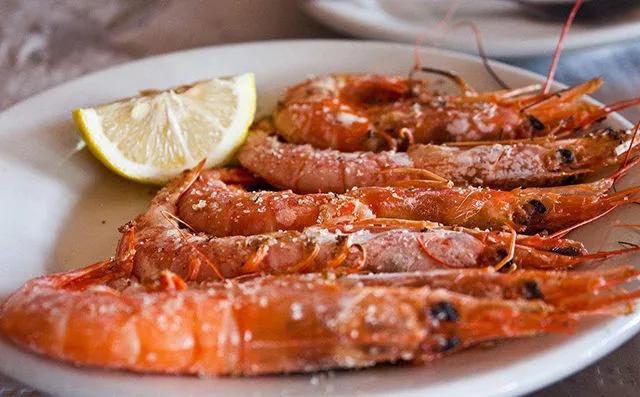 热食柠香南美鲜虾低脂意面,南美鲜虾沙拉优惠团购