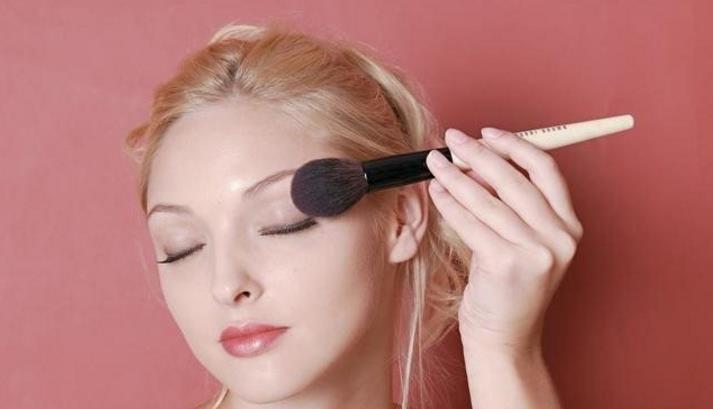 bb霜用海绵还是手拍,bb霜用手拍还是海绵拍