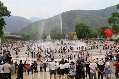 打动“音乐诗人”李健的高原湖泊,原来来这儿旅游如此休闲惬意