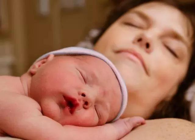 在医院走廊生孩子后续,在走廊生宝宝会怎么样