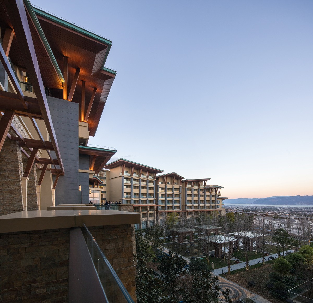 大理希尔顿双人298团购价格,大理希尔顿酒店欢乐时光