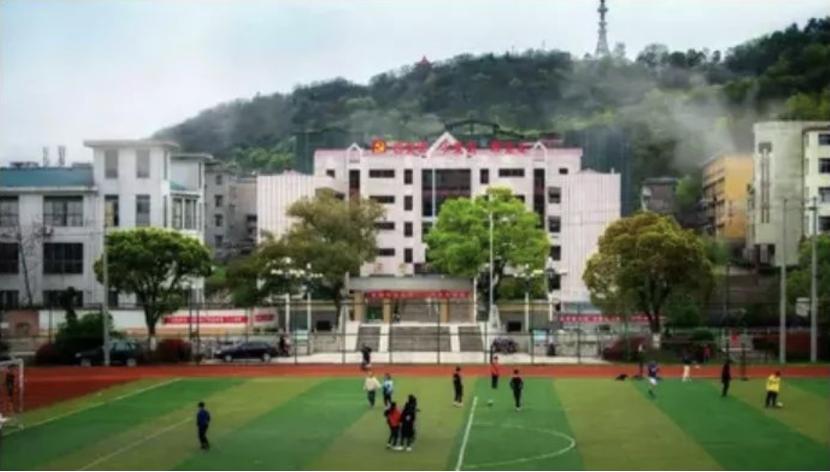 广丰中学在哪个位置,广丰中学口碑怎么样