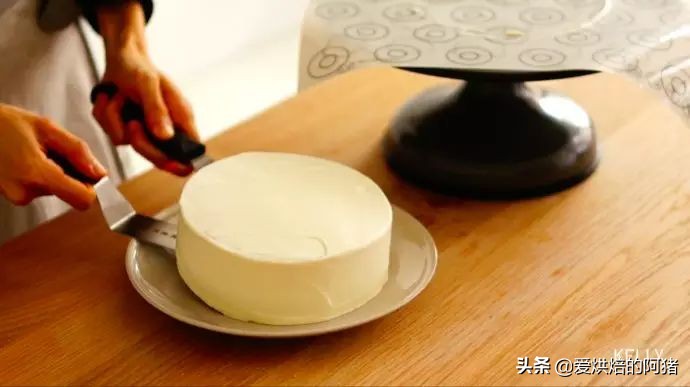 邱莹莹同款草莓奶油蛋糕，基础戚风胚，徒手脱模剖片及抹面挤花