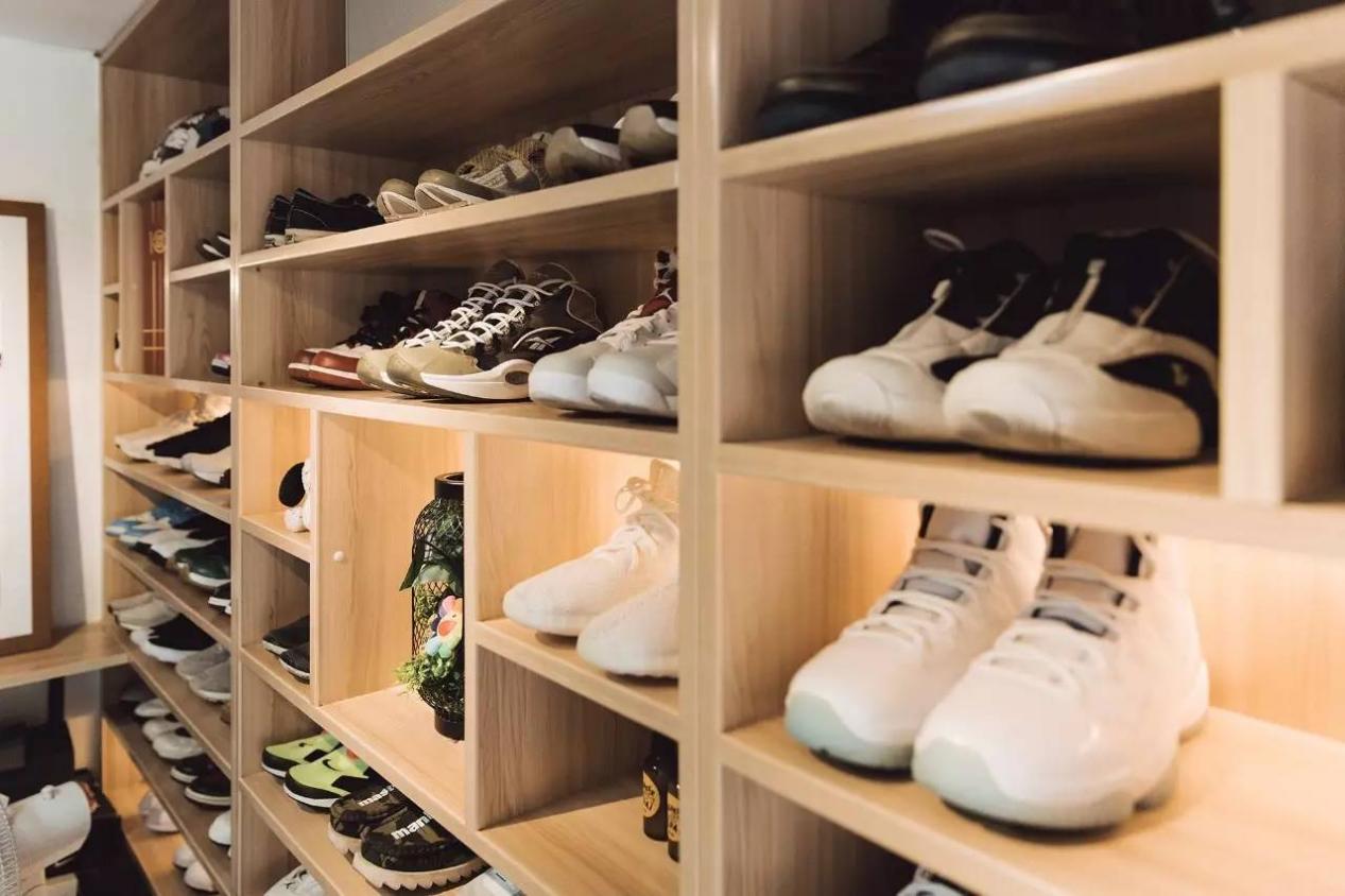 李宁鞋子溢价,李宁篮球鞋炒到天价