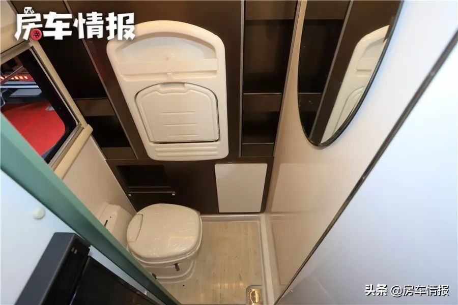 升降大床房车,可升降空间房车