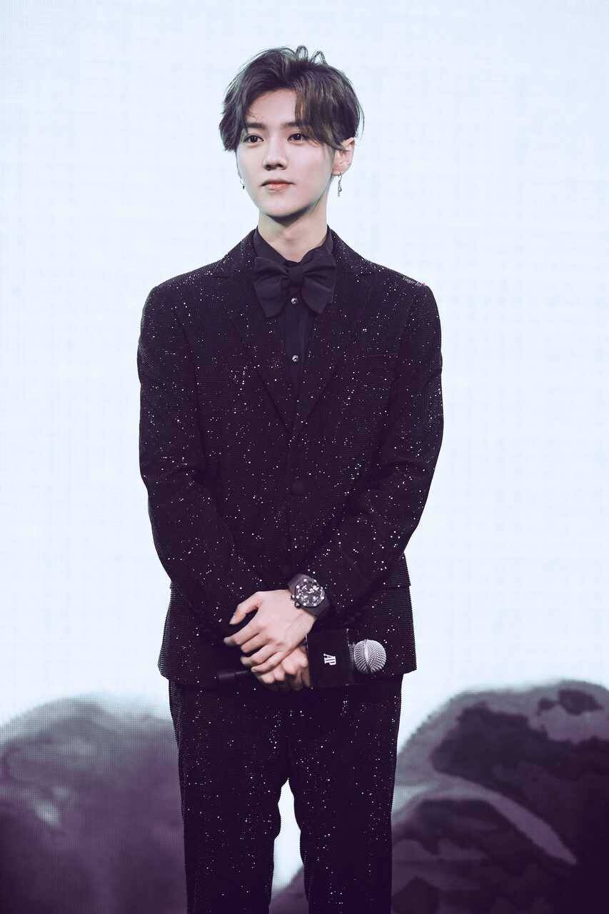 鹿晗4k超清壁纸全面屏,鹿晗壁纸ipad超清全屏