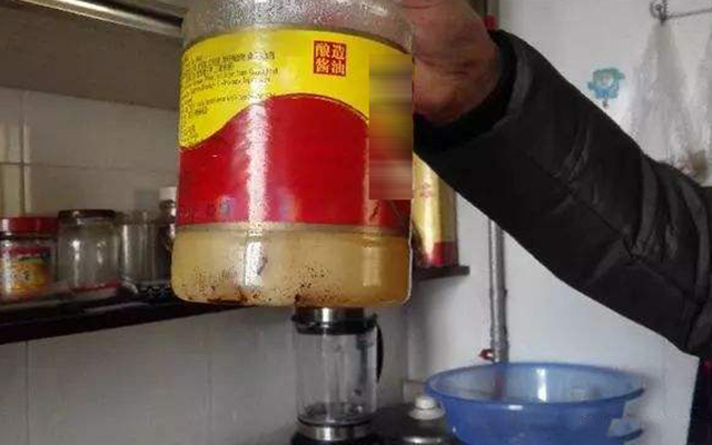 食用油过期如何处理过期食物,过期的食用油还可以吃吗怎么处理
