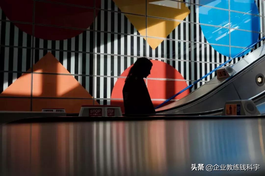 一代鞋王破产战胜对手却输了时代,一代鞋王彻底陨落