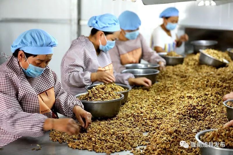 我叫成县，这是我2019年的自拍照~