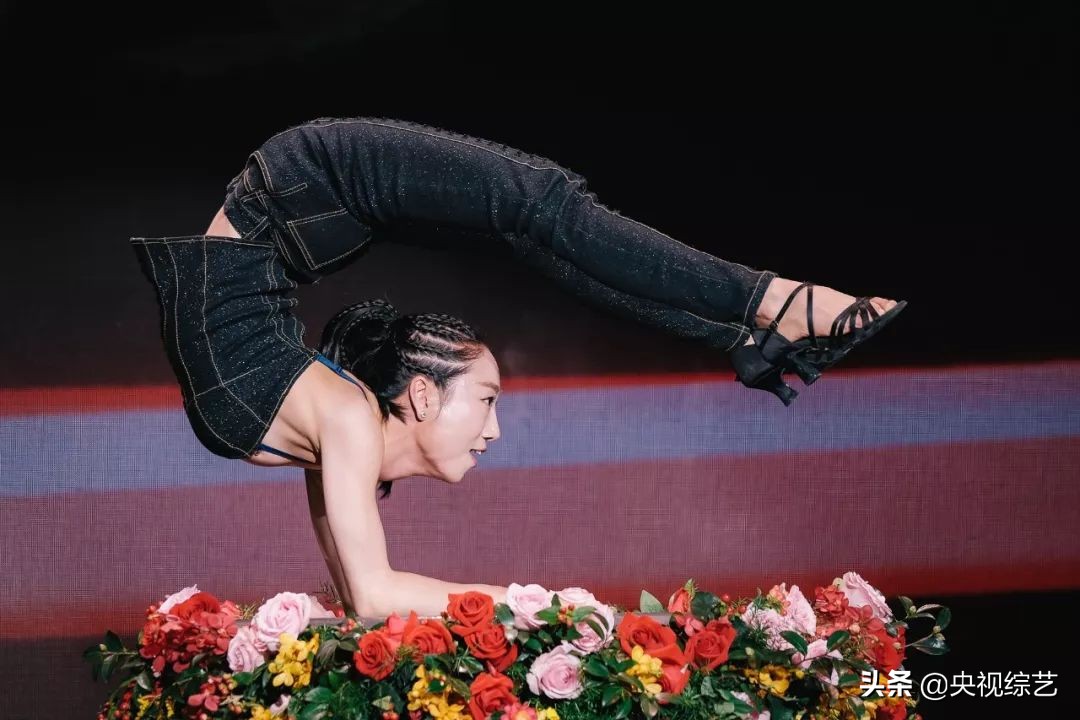 大腿颠球100下,10岁少年创造一小时交替颠球纪录