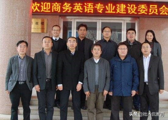 英语专业好还是汉语言文学专业好,英语专业考什么专业的研究生易过