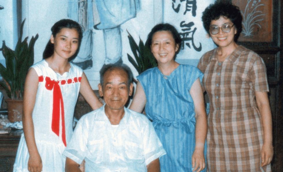 何赛飞高龄产子,丁克何赛飞