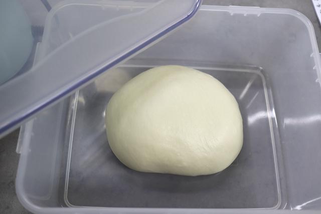 一次发酵成功的手工吐司做法,超柔软奶香吐司的家常做法