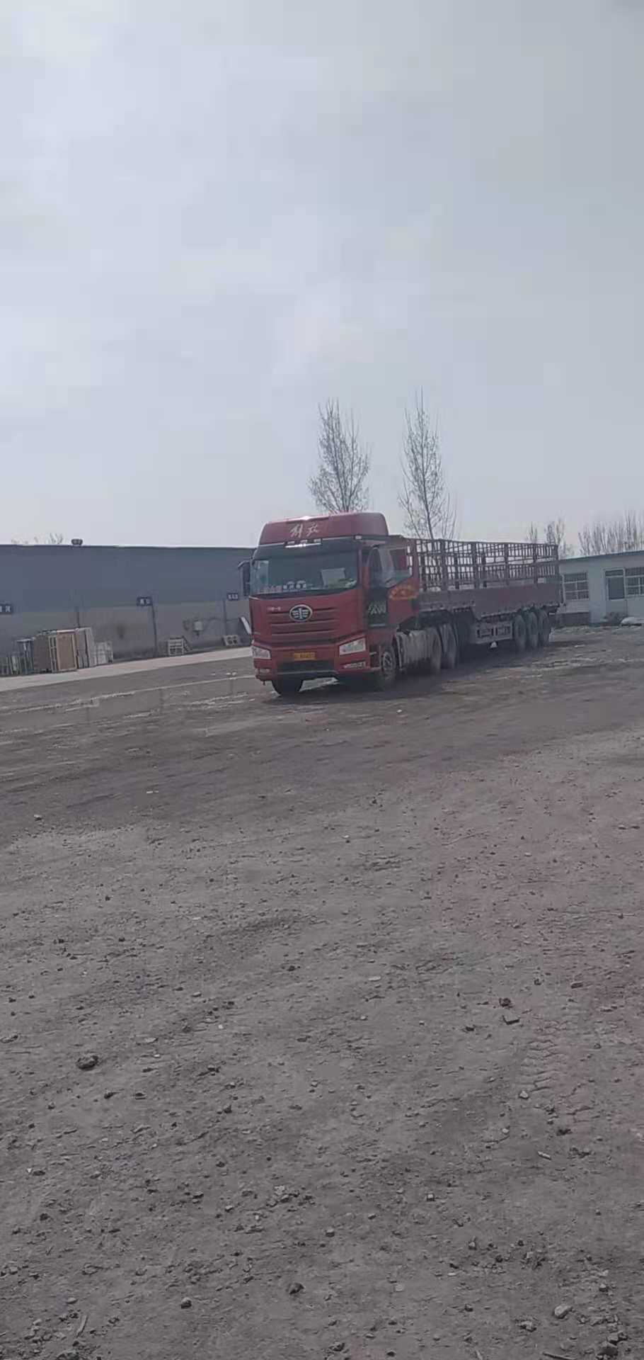 夫妻开长途大货车能挣多少,开长途货车一月收入