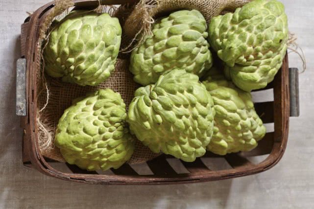 释迦果能同时吃出几种味道,吃释迦果有哪些好处和坏处