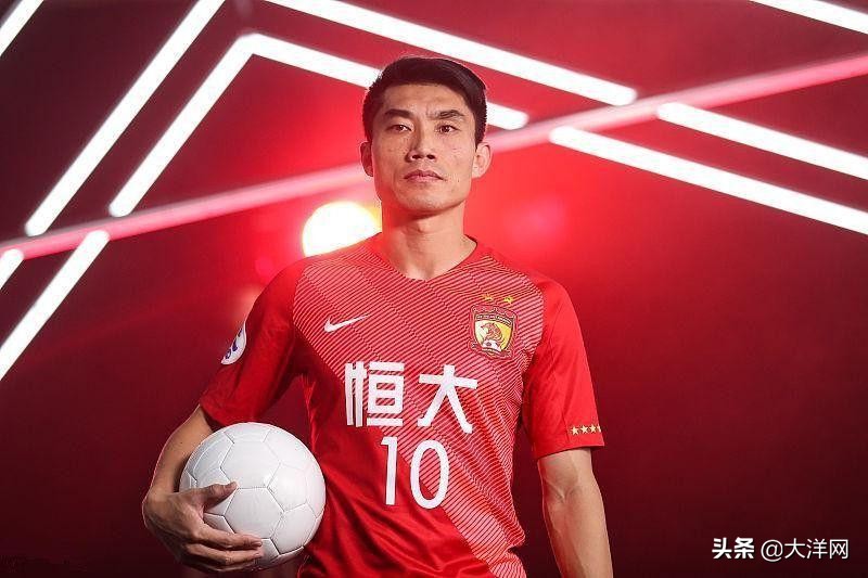 郑智广东足球先生,郑智金球奖得主