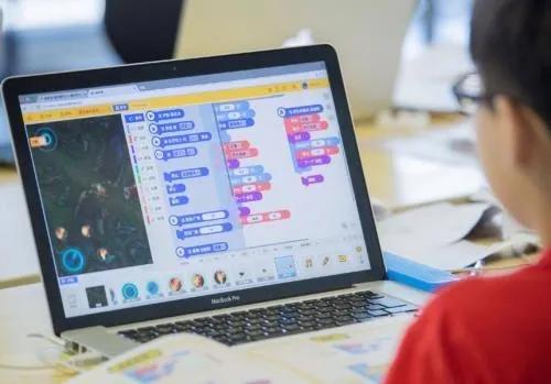 兴趣在哪儿心就在哪里,兴趣在哪里都是舞台