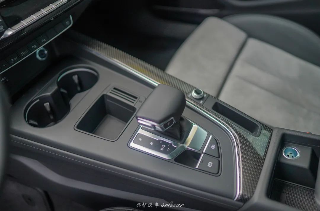 全方位升级的全新奥迪a4l上市,售价超40万2019款奥迪a4l顶配概览