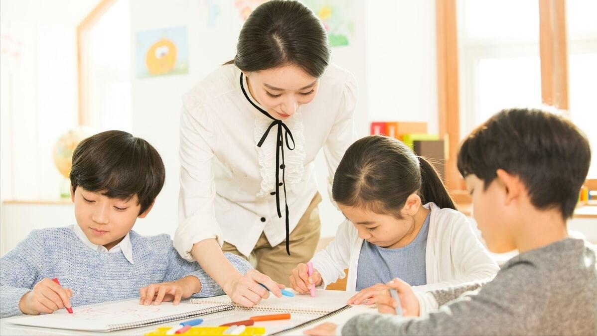 倪翠萍薇娅登福布斯榜单,李佳琦薇娅登上福布斯榜