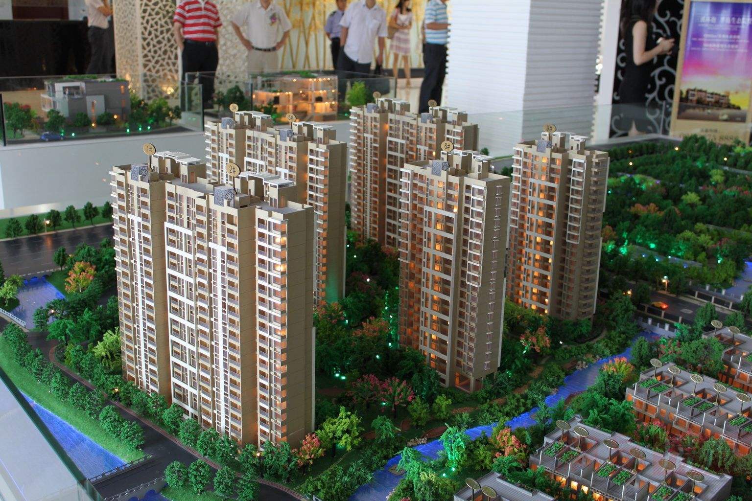 为什么家里装修不出样板房,毛坯房装修成样板间好还是不好